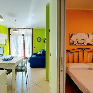 https://colors-pool-apartment.hotelinveneto.com